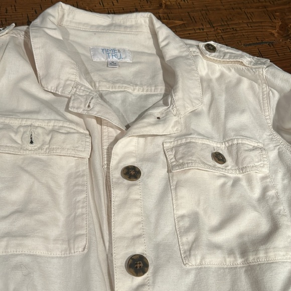 Shacket. Size medium - Picture 2 of 3